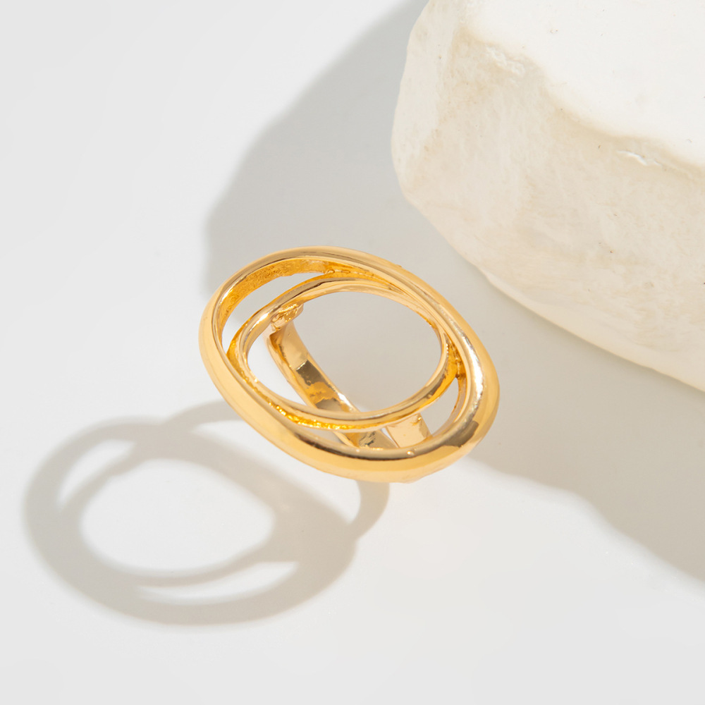 Design-conscious double-layered openwork alloy ring