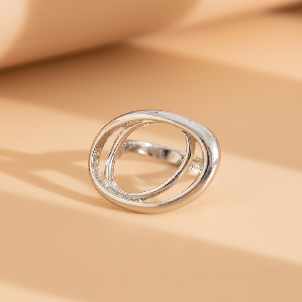 Design-conscious double-layered openwork alloy ring
