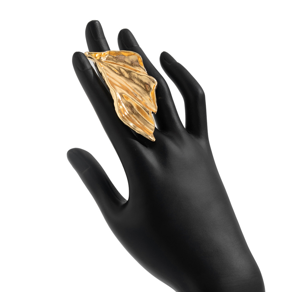 Exaggerated Leaf-Shaped Alloy Ruffled Ring