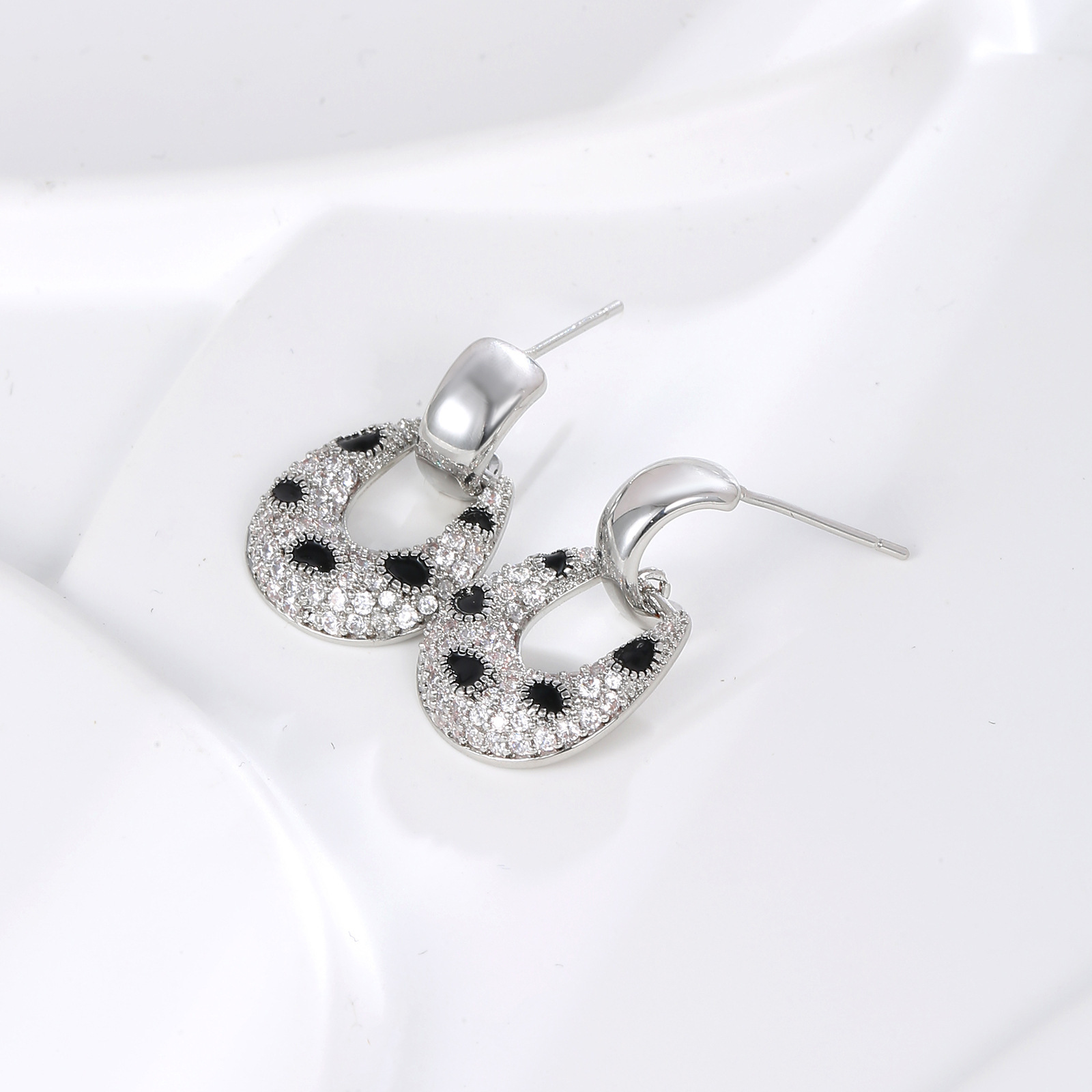 MYK2877-Black and white speckled earrings with 925 sterling silver needles
