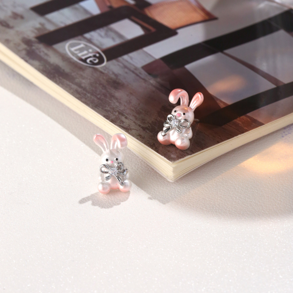 MYK2866-Cute white and pink gradient bunny earrings