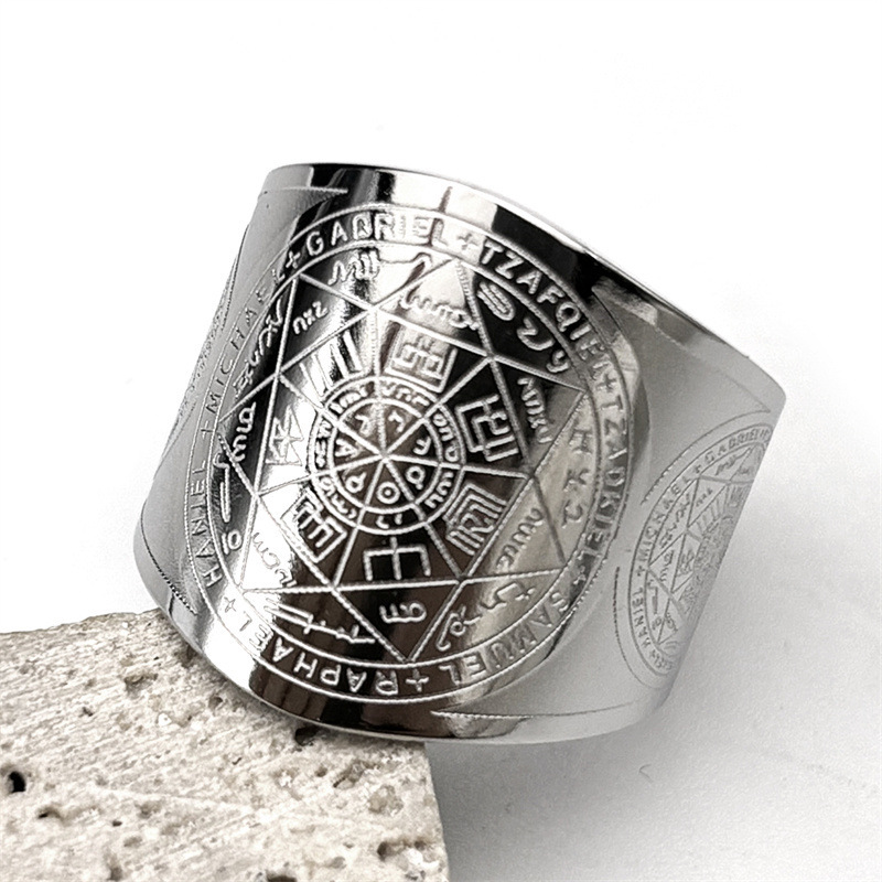 MYK3040-Seven-pointed star stainless steel men's ring, a trendy ring accessory.