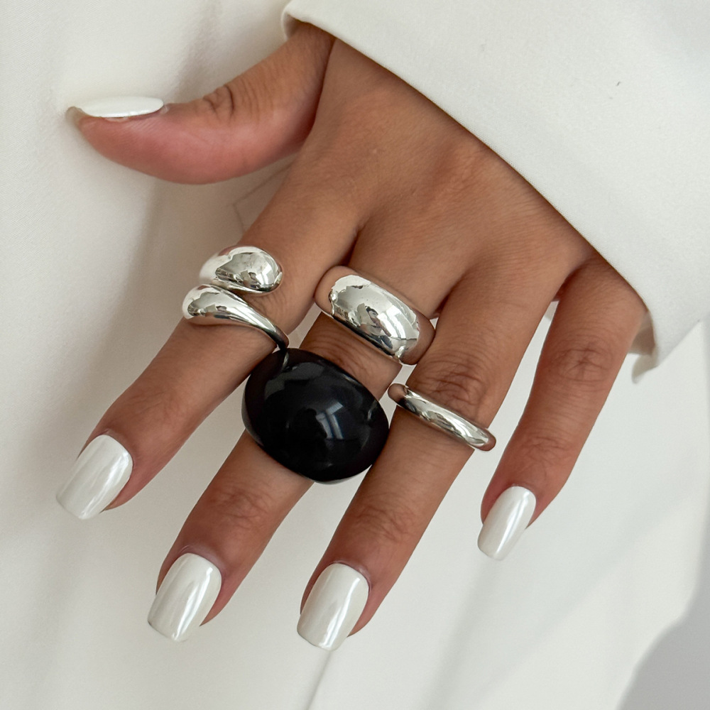 Metallic smooth teardrop hug alloy resin ring 4-piece set