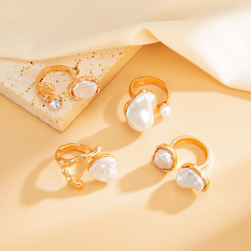 Baroque-style imitation pearl open alloy ring set (4 pieces)