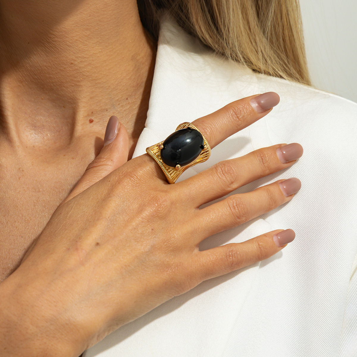 Antique-style Maillard-inspired gemstone open alloy ring