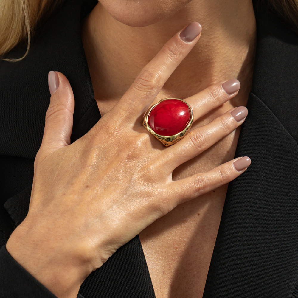 Niche Vintage Resin Gemstone Alloy Ring