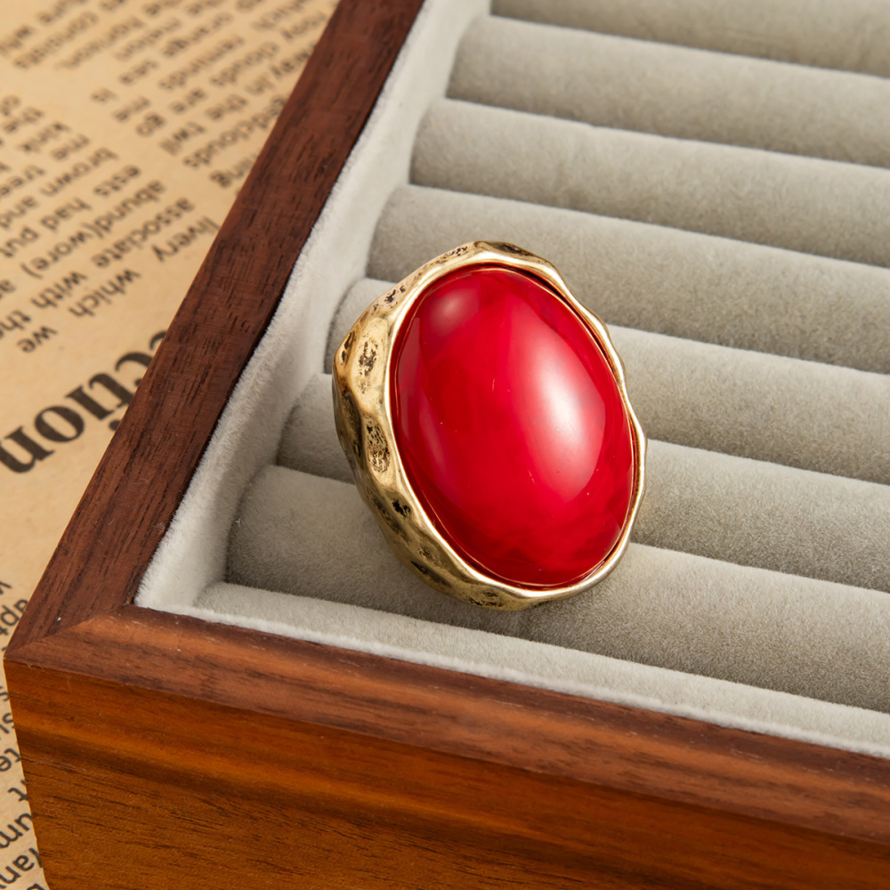 Niche Vintage Resin Gemstone Alloy Ring