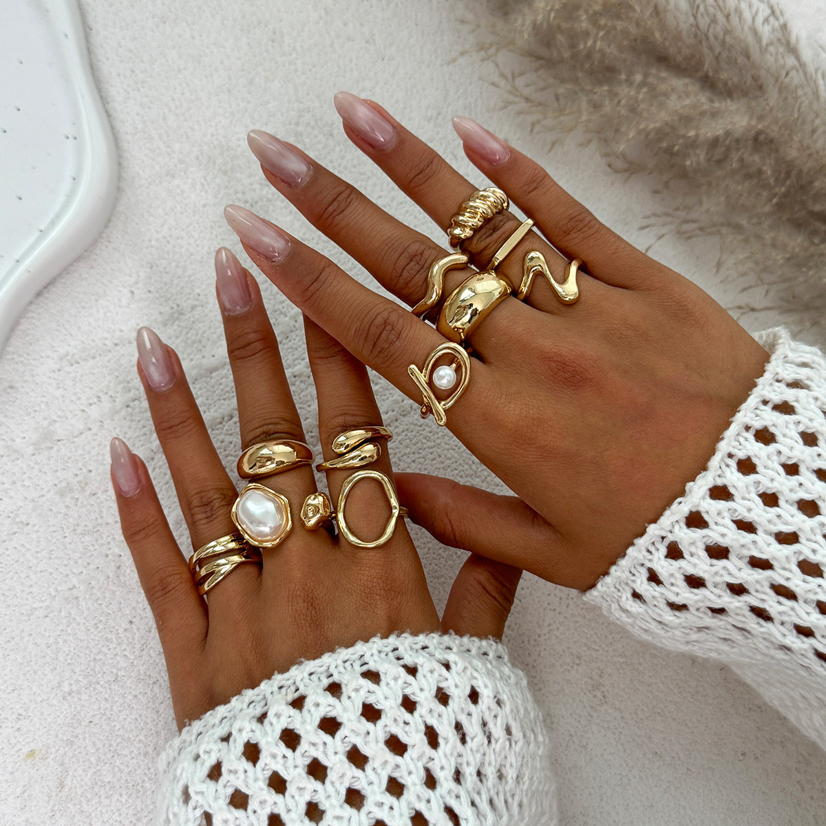 Premium Light-Sensitive Waterdrop Hug Alloy Ring Set (11 Pieces)