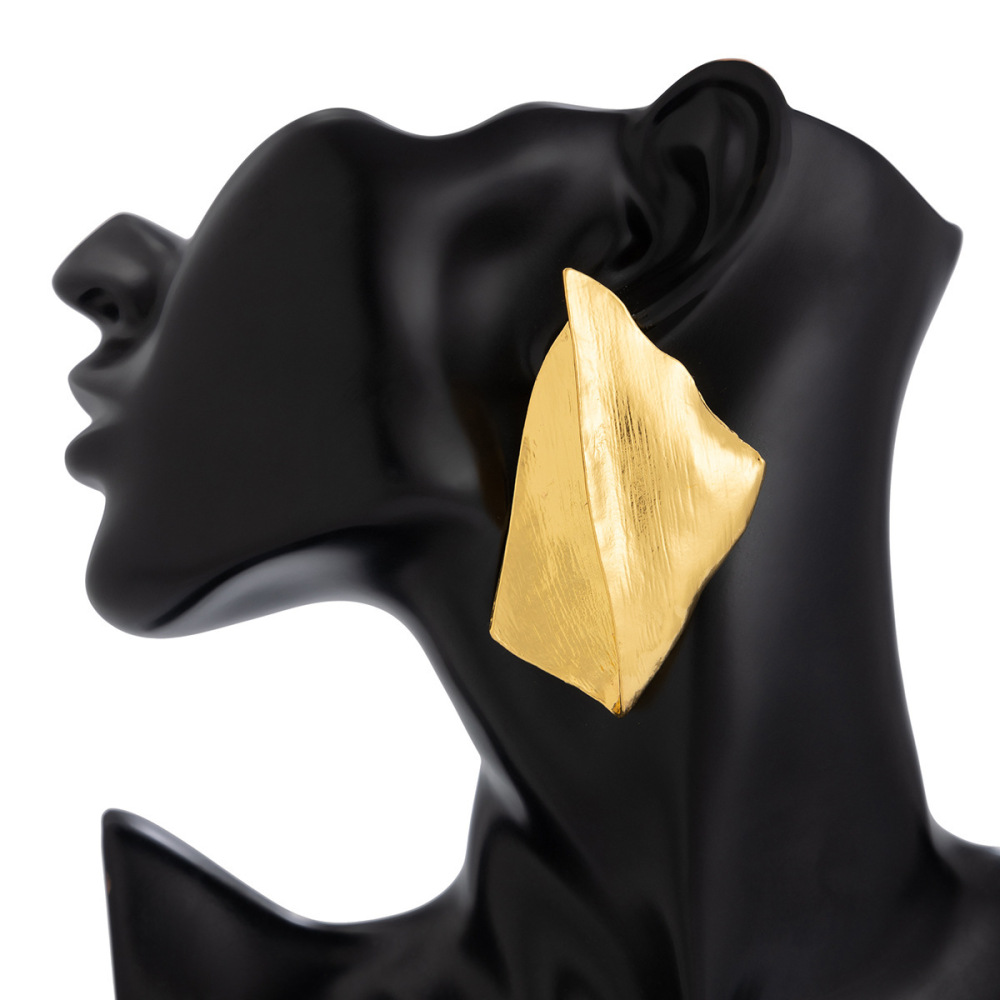 Exaggerated, irregularly pleated alloy earrings