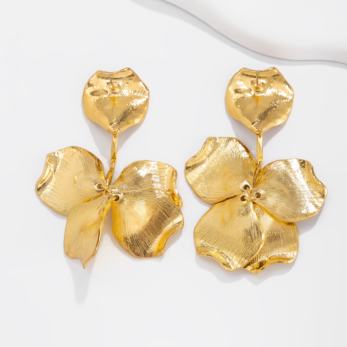 Metallic Ginkgo Leaf Alloy Earrings