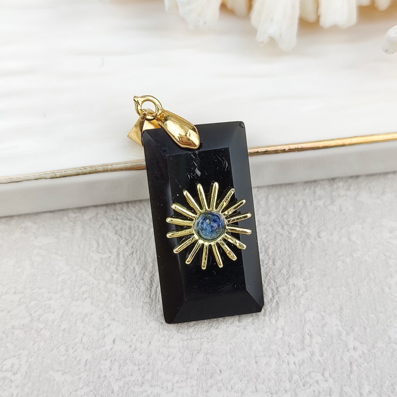 MYK4326-Peace Amulet natural crystal pendant
