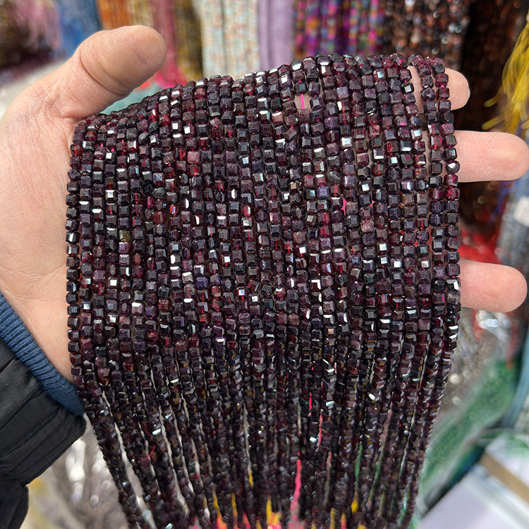MYK5089-Natural Garnet A/Square Faceted Beads