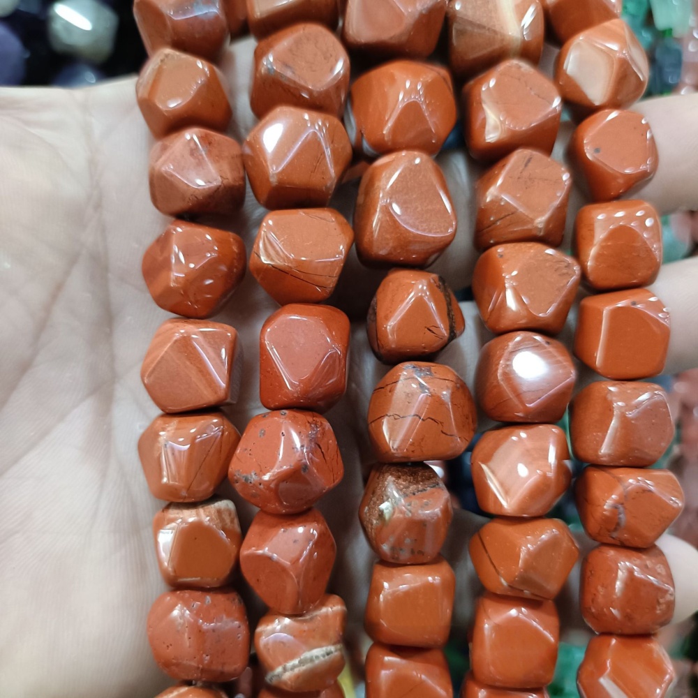 MYA3222--12-16mm irregularly shaped faceted square red jasper (loose beads)