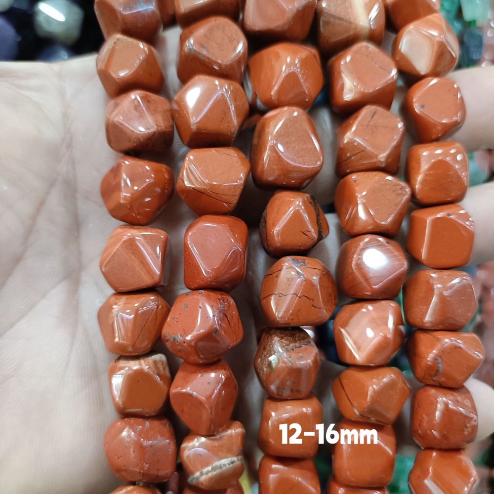 MYA3222--12-16mm irregularly shaped faceted square red jasper (loose beads)
