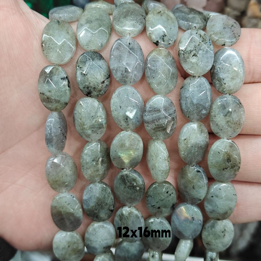 MYA3194--12x16mm Natural Labradorite Oval-Cut Beads