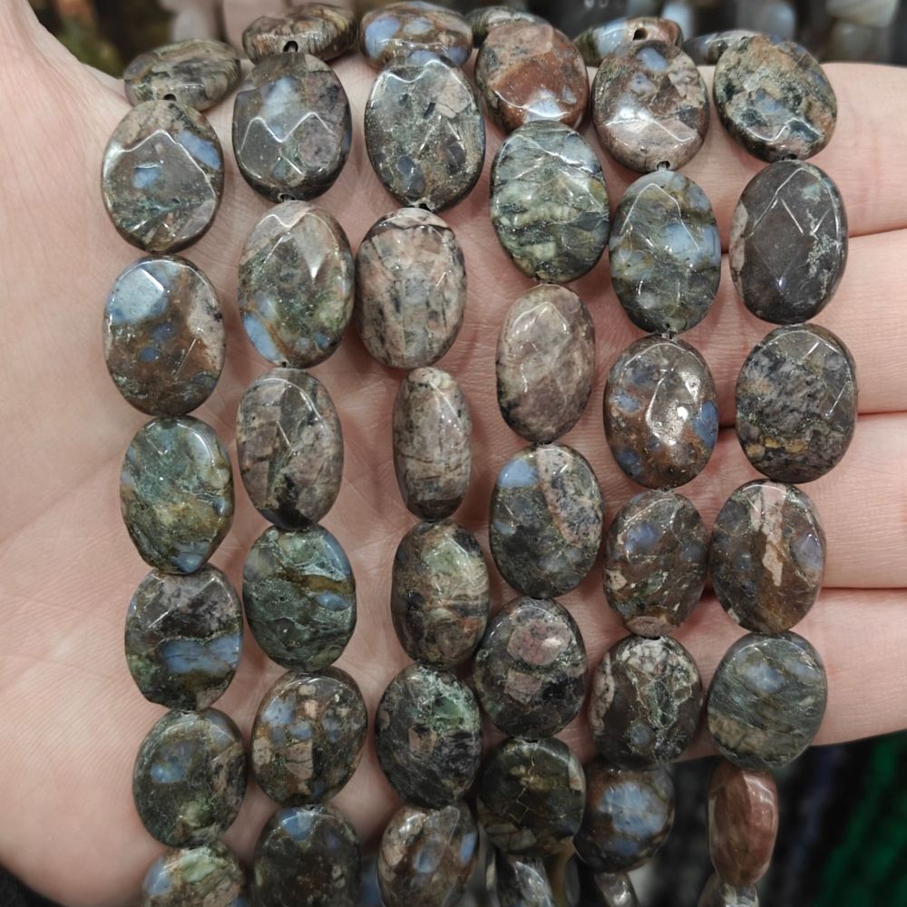 MYA3207--12x16mm Natural Nanshan Stone Oval Faceted Beads