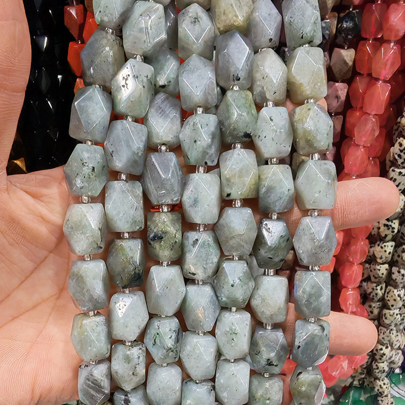 MYA3240--Natural labradorite octagonal cut beads