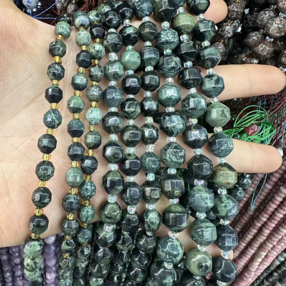 MYA3266--6-10mm Natural Green Veined Stone Faceted Lantern Beads