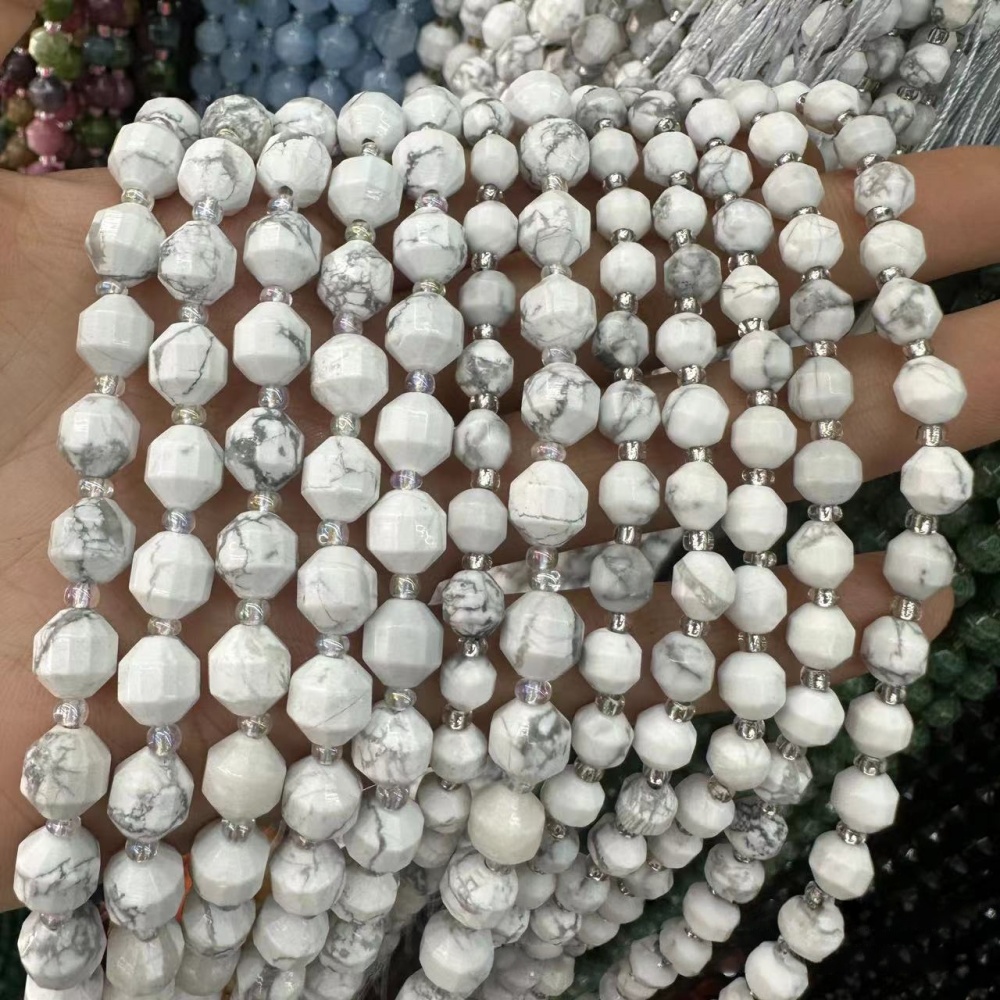 MYA3301--6-10mm Natural Howlite Faceted Lantern Beads