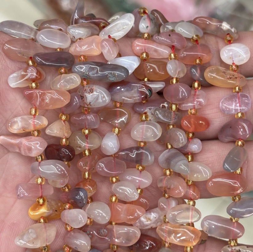 MYA3358--7-16mm Natural Crimson Agate Teardrop-Shaped Long Tooth Beads