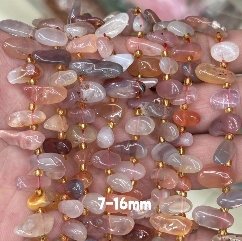MYA3358--7-16mm Natural Crimson Agate Teardrop-Shaped Long Tooth Beads