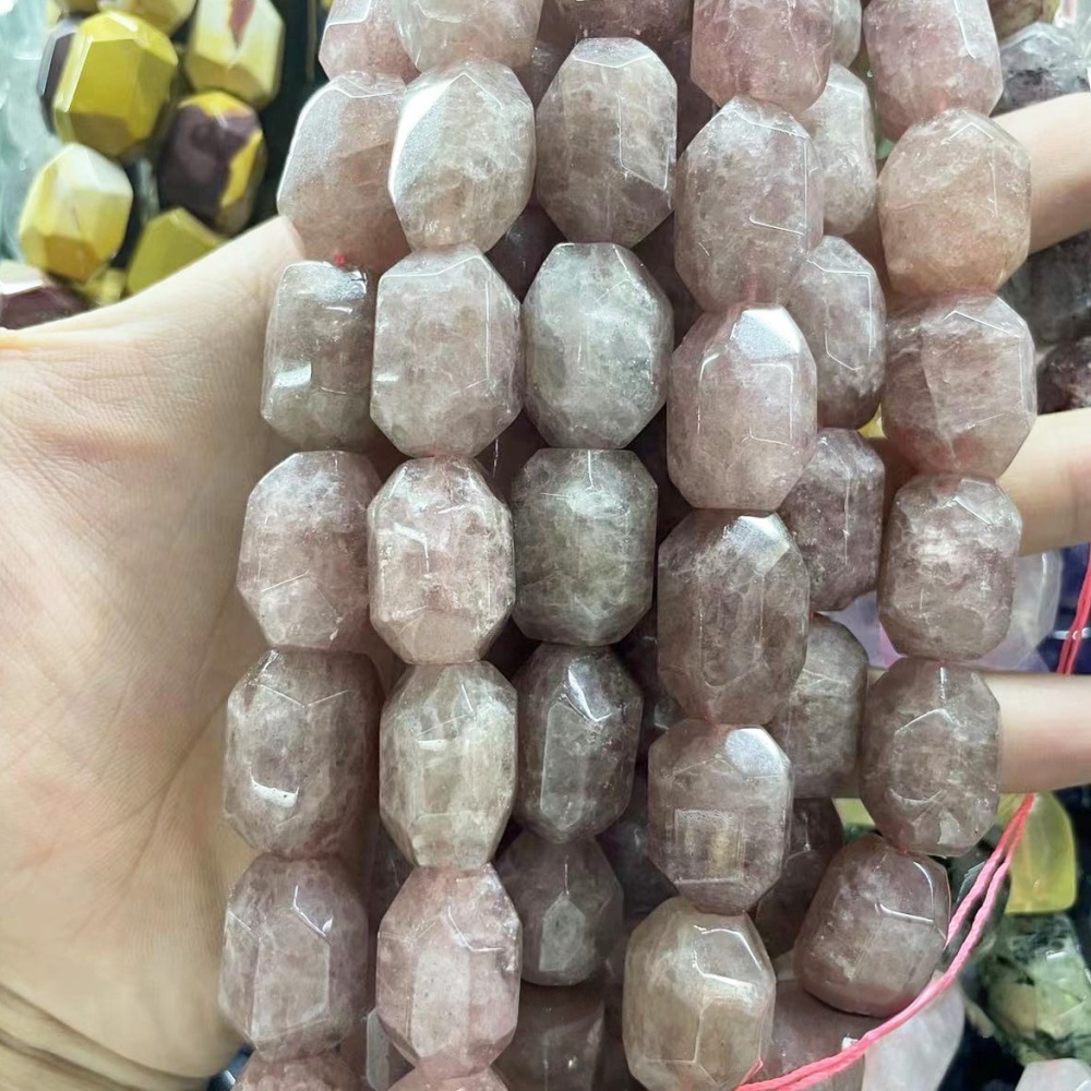 MYA3531--15x25mm Natural Strawberry Quartz Rough Stone, Faceted Irregular Shape Beads