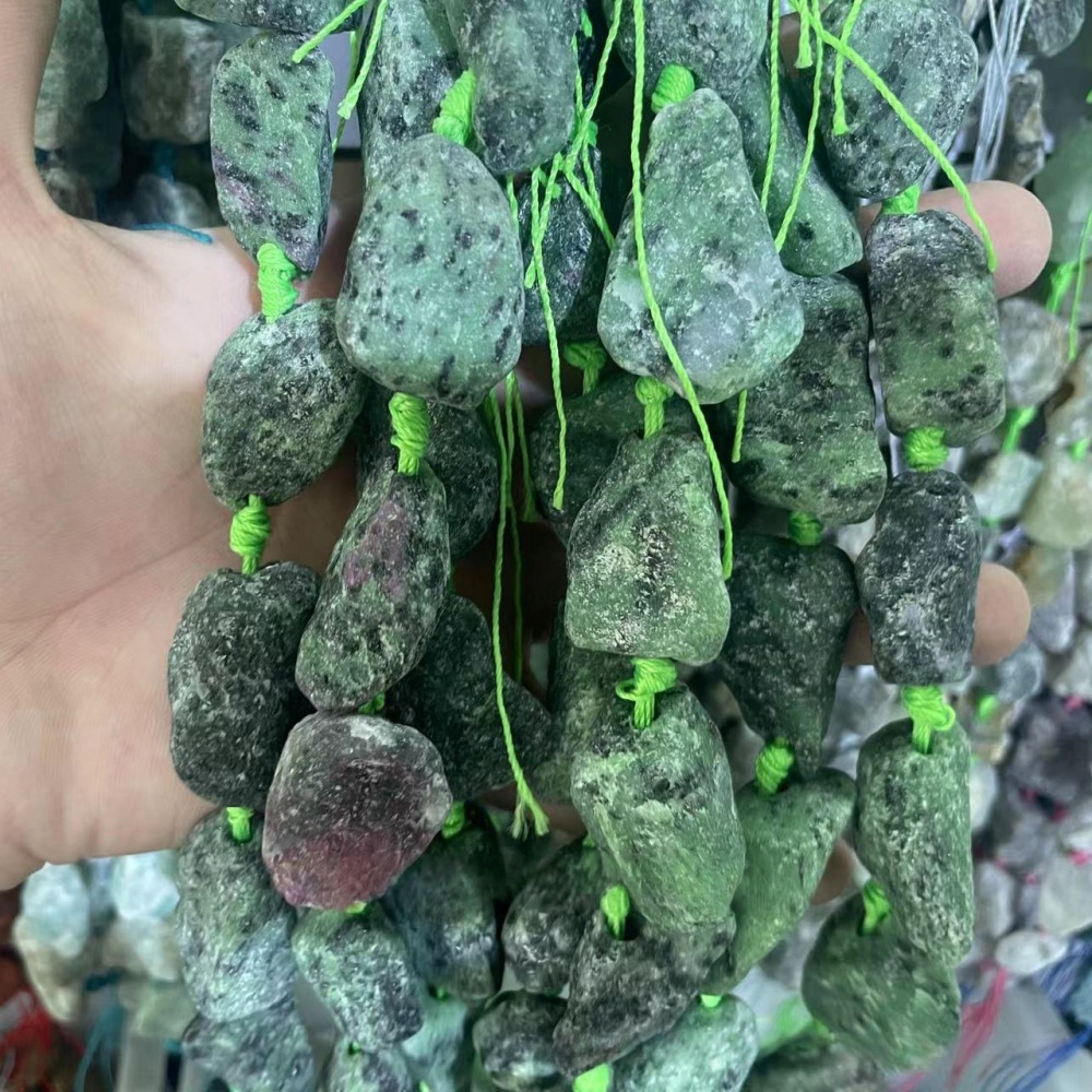 MYA3550--20x30mm Natural Ruby Zoisite Irregular Raw Beads