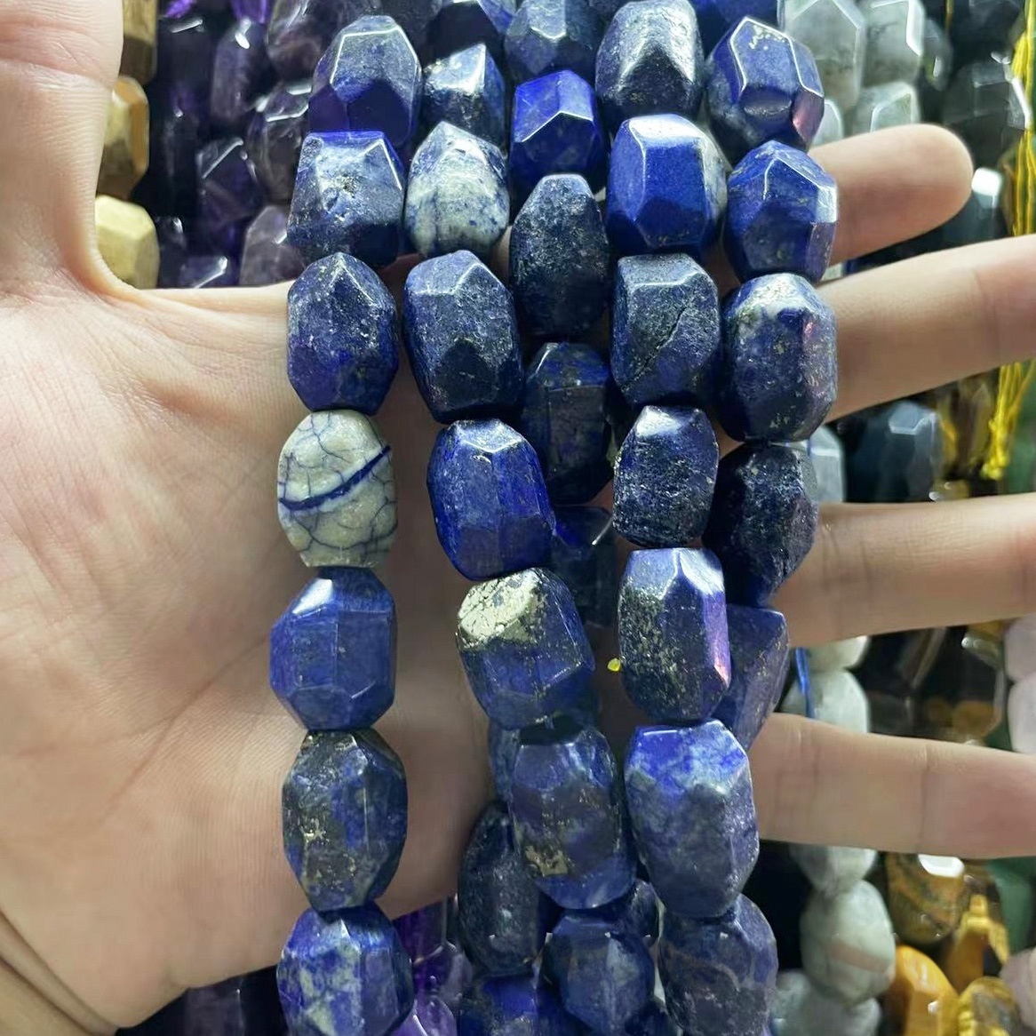 MYA3523--15x25mm Natural Lapis Lazuli Rough Stone, Faceted Irregular Shape Beads