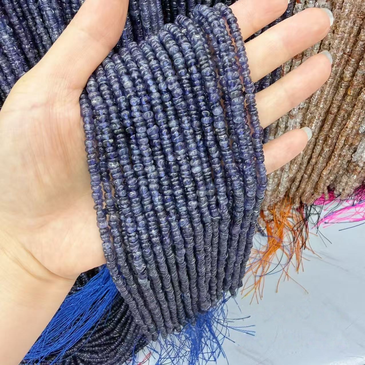 MYA4384--4-5mm Natural Iolite Irregular Flat Beads