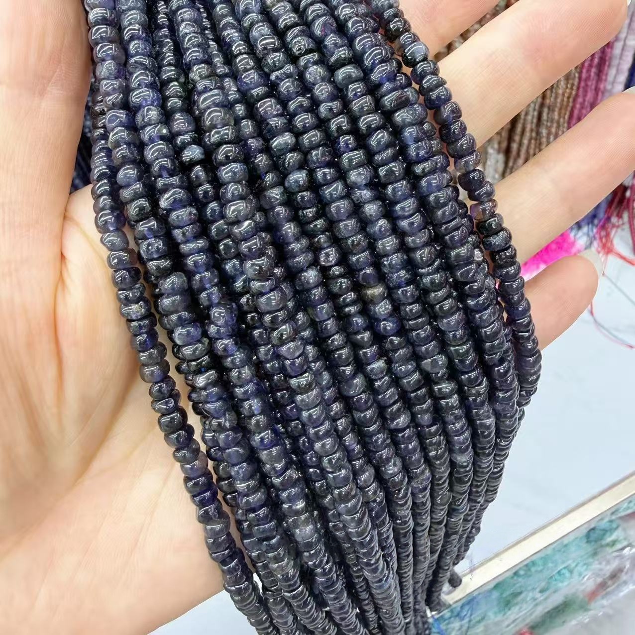 MYA4384--4-5mm Natural Iolite Irregular Flat Beads