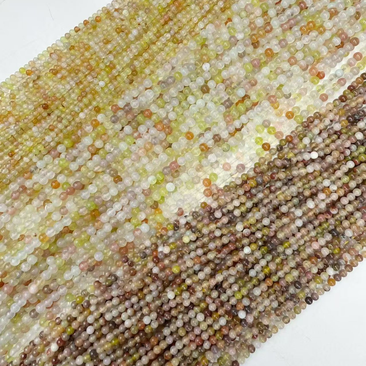 MYA4438--2-4mm Natural Salt Source Agate Beads
