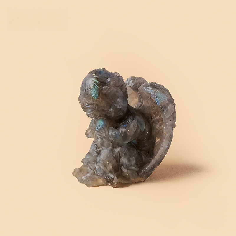 MYR1699--Natural crystal resin crushed stone seated angel