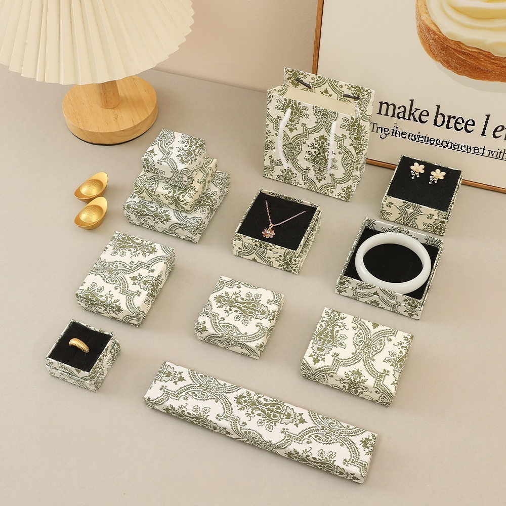MYA4574--Classic enamel white jewelry box packaging