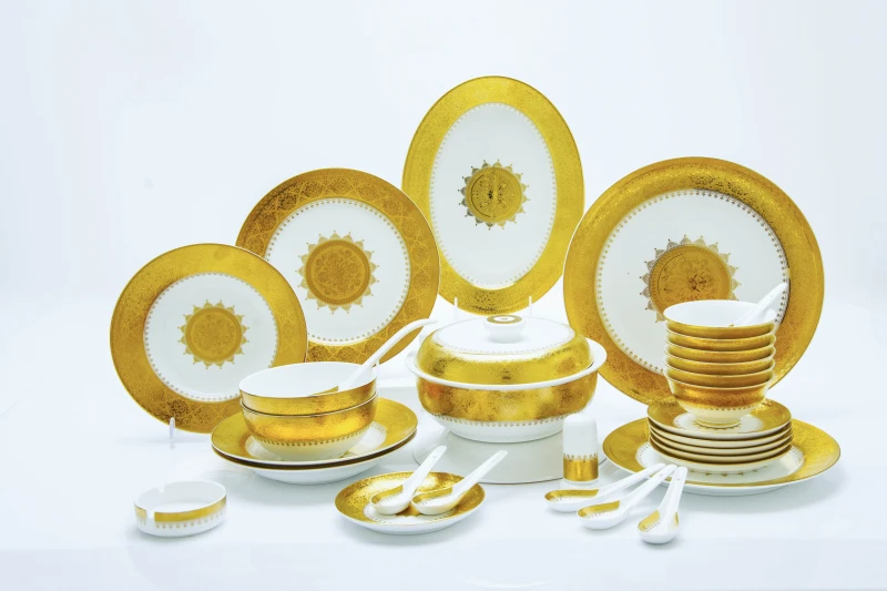 Golden and Brilliant Tableware Set