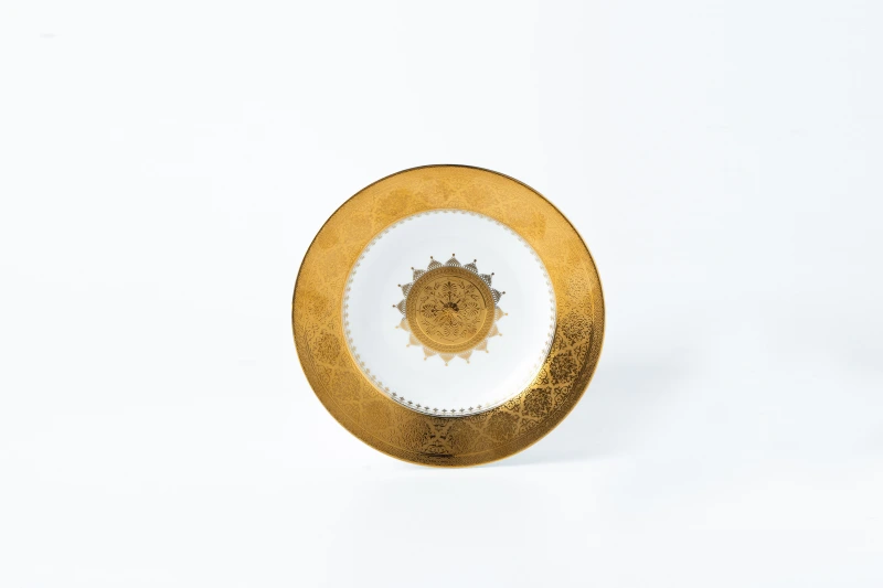 Golden and Brilliant Tableware Set