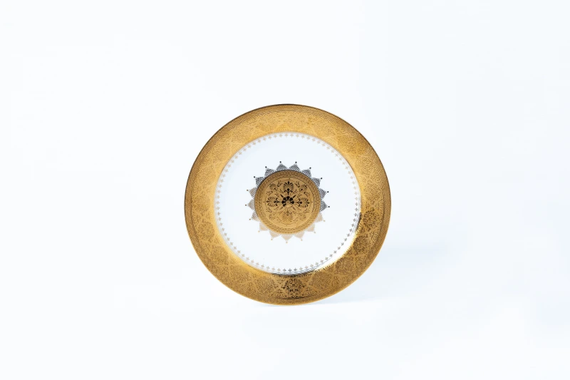 Golden and Brilliant Tableware Set