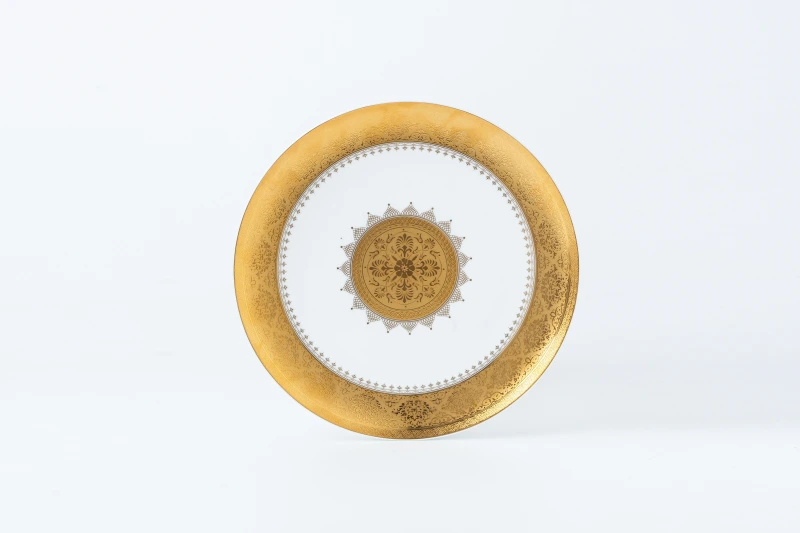 Golden and Brilliant Tableware Set