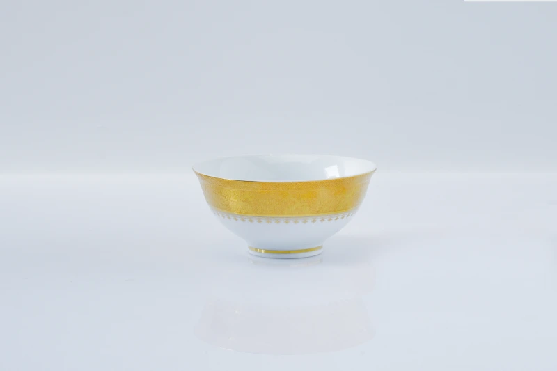 Golden and Brilliant Tableware Set