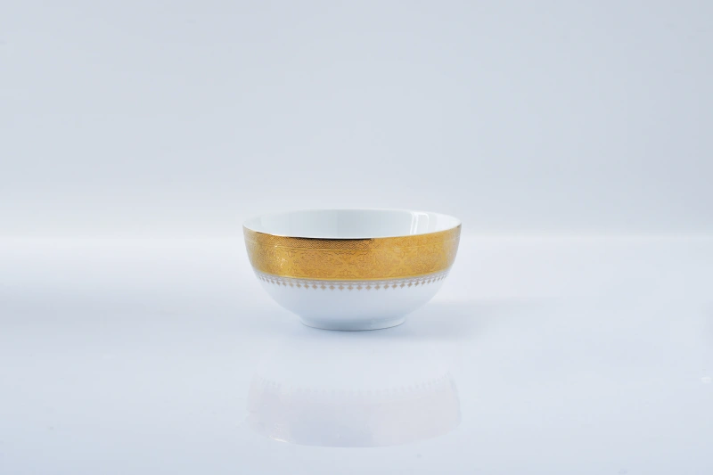 Golden and Brilliant Tableware Set