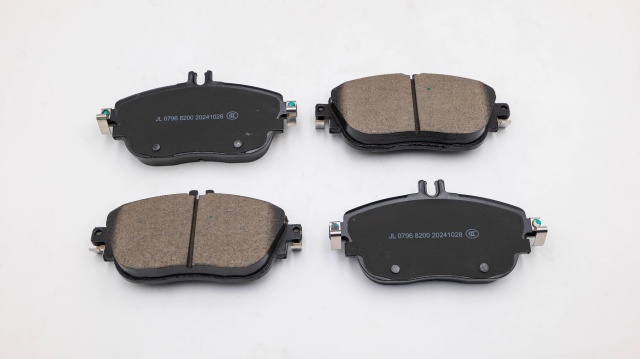 Brake Pads Factory for Mercedes-Benz, B Electric Drive, B180, B200, B250, B250e, CLA250, GLA250. FMSI D1694-8920. WVA 24869. 64200620, 74207020, 0004203002, 64204620, 64208520, A0004203002, A0064204620, A0084200320, 4209104, 84200620, 64204720, A000420910,Leading brake pads factory | manufacturer | supplier - China factory and Cambodia factory