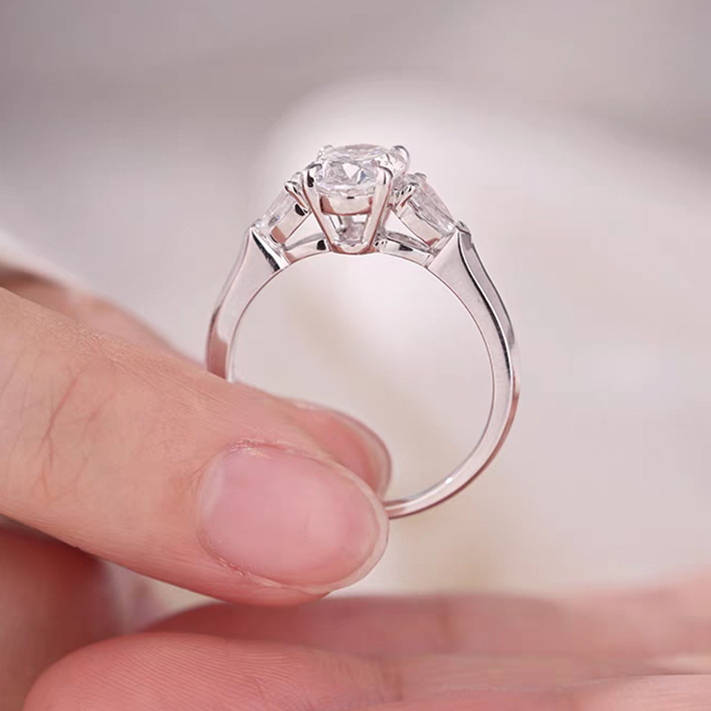 Oval-cut teardrop diamond ring