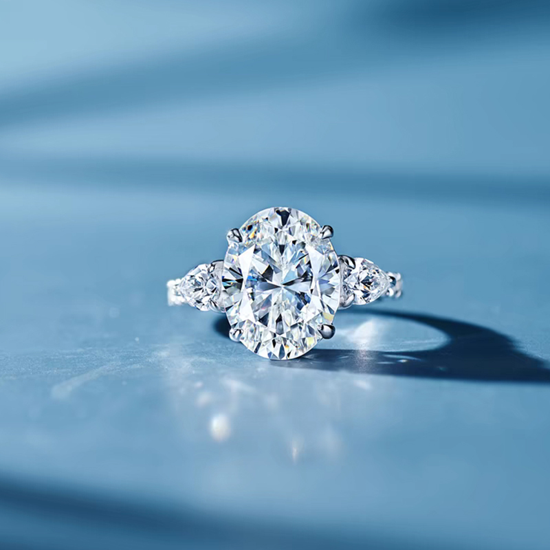 Oval-cut teardrop diamond ring