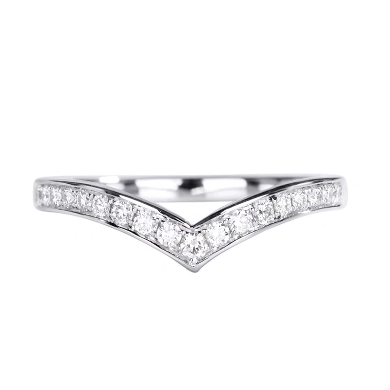 V-shaped diamond row ring