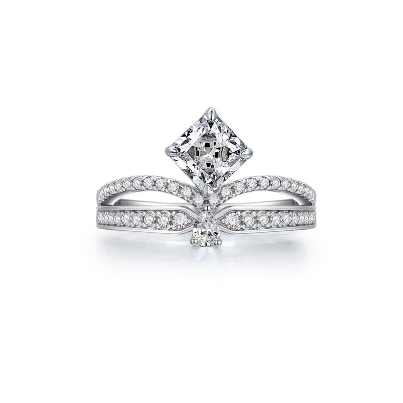 Princess-cut diamond engagement ring set with intertwined diamond - encrusted bands