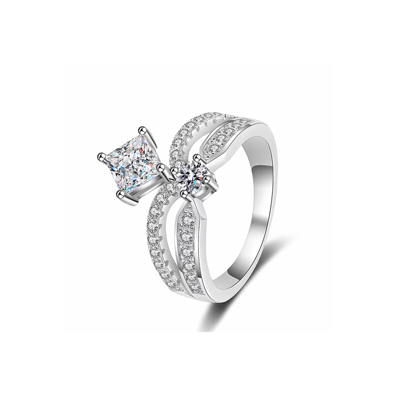 Princess-cut diamond engagement ring set with intertwined diamond - encrusted bands