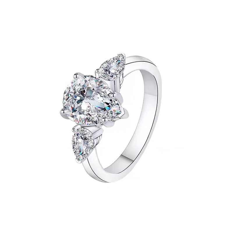 18K Gold Lab Grown Diamond Ring
