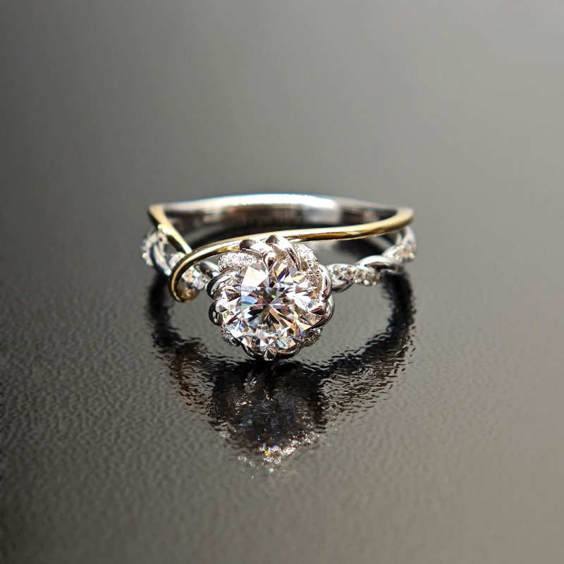 Vine-shaped design lab diamond ring