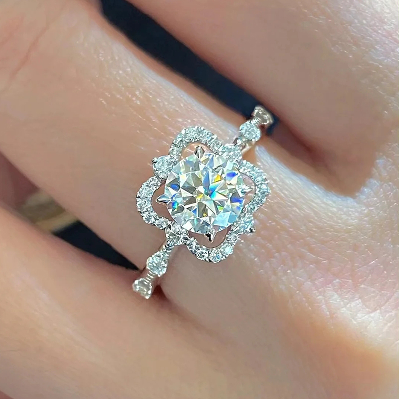 Four-Leaf Clover diamond ring