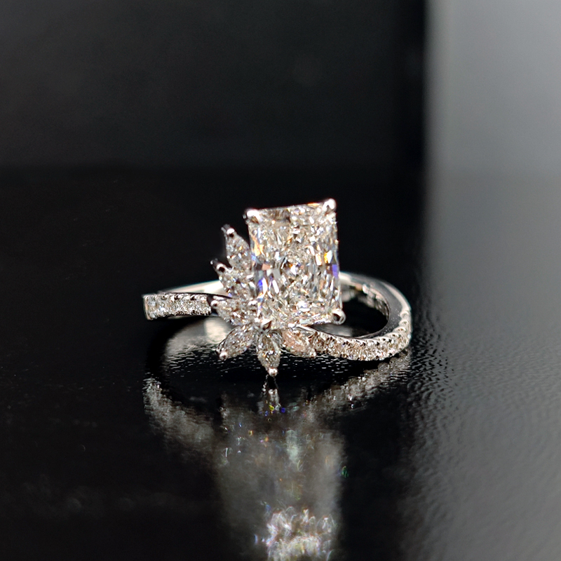 18K Gold Lab Diamond Ring