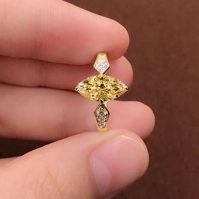 18k gold lab diamond ring